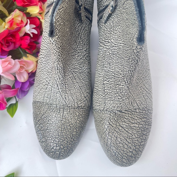 Rag and Bone Margot Textured Iron Leather Boot In Italy - Picture 9 of 11